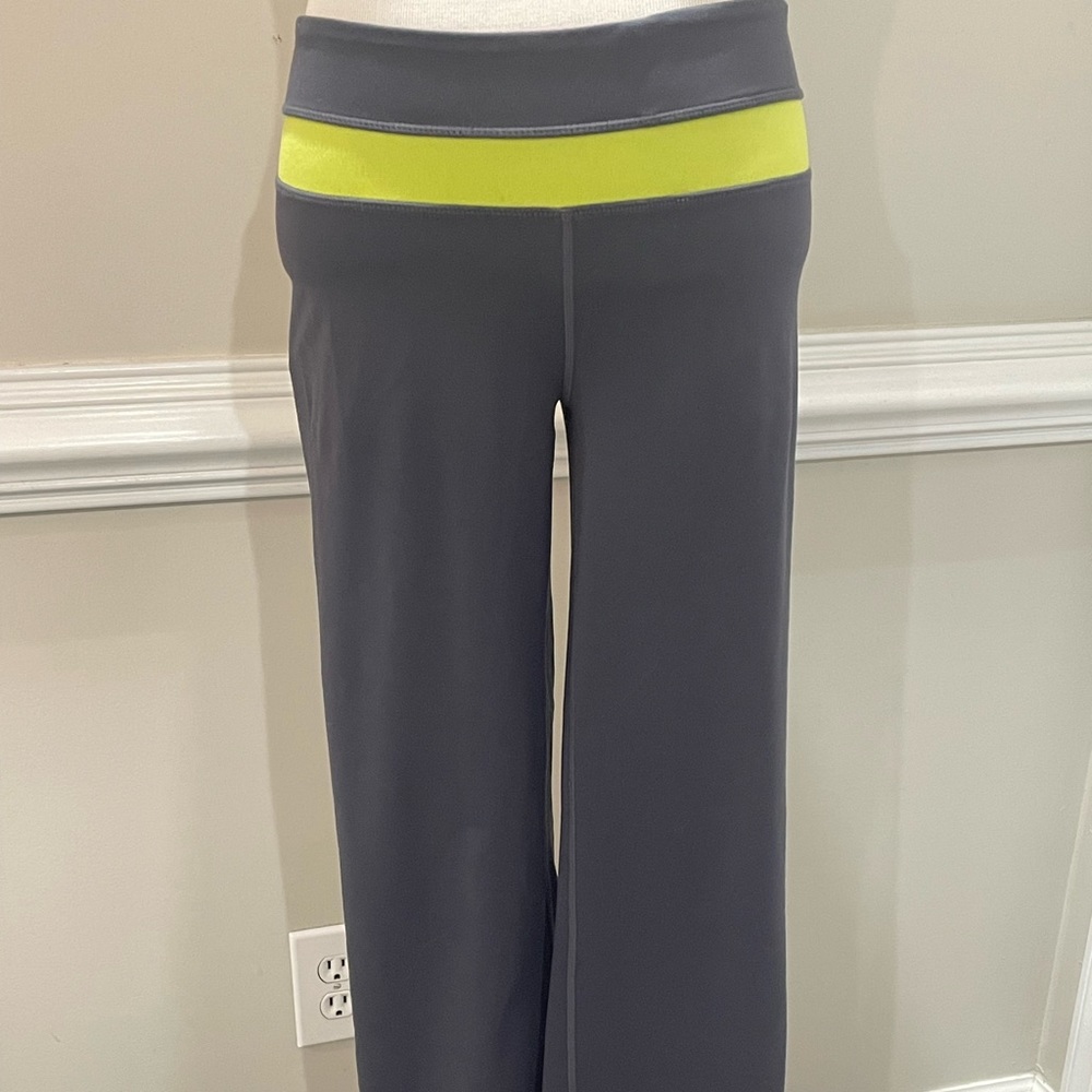 Grey yoga pants